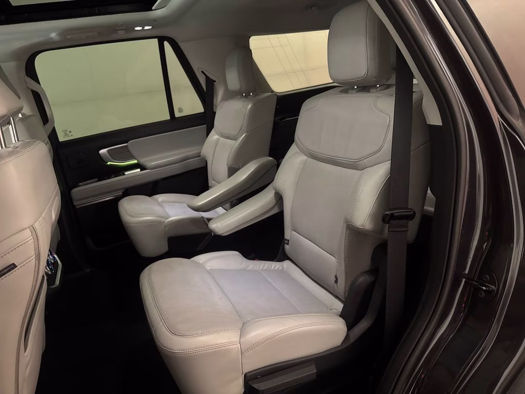 2025 Dark Matter Gray Metallic Ford Expedition Platinum 4X4 SUV