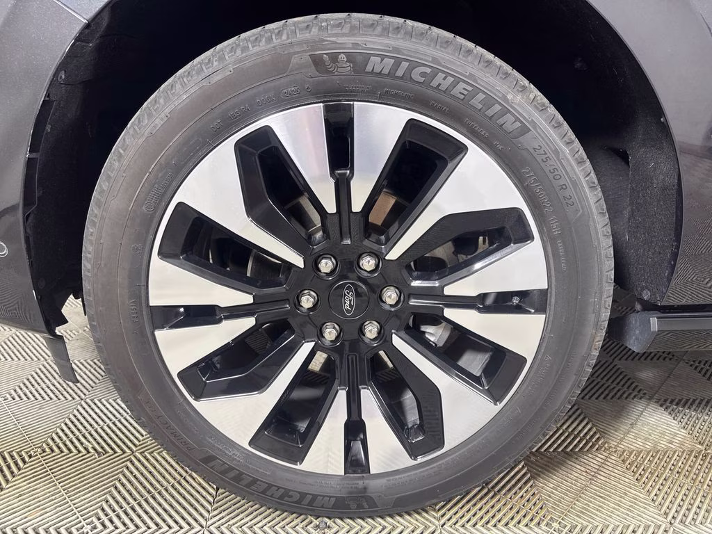 2025 Dark Matter Gray Metallic Ford Expedition Platinum 4X4 SUV