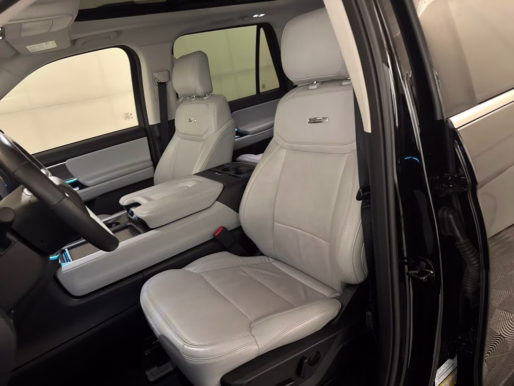 2025 Agate Black Metallic Ford Expedition Platinum 4X4 SUV