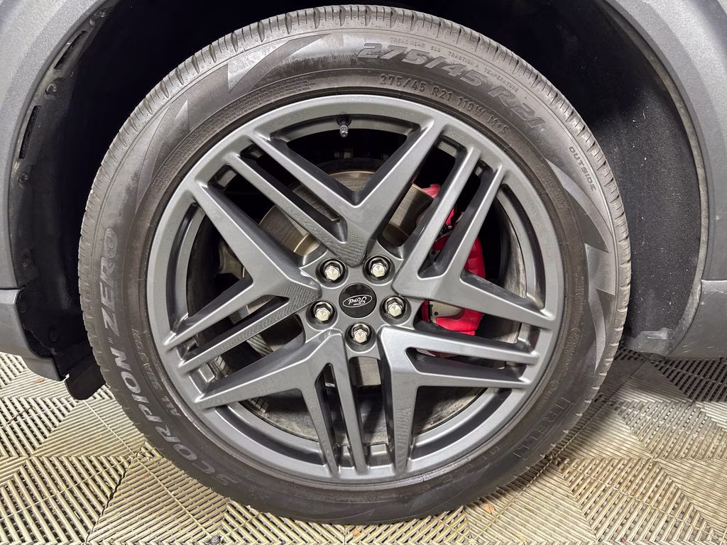 2025 Carbonized Gray Metallic Ford Explorer ST 4X4 SUV