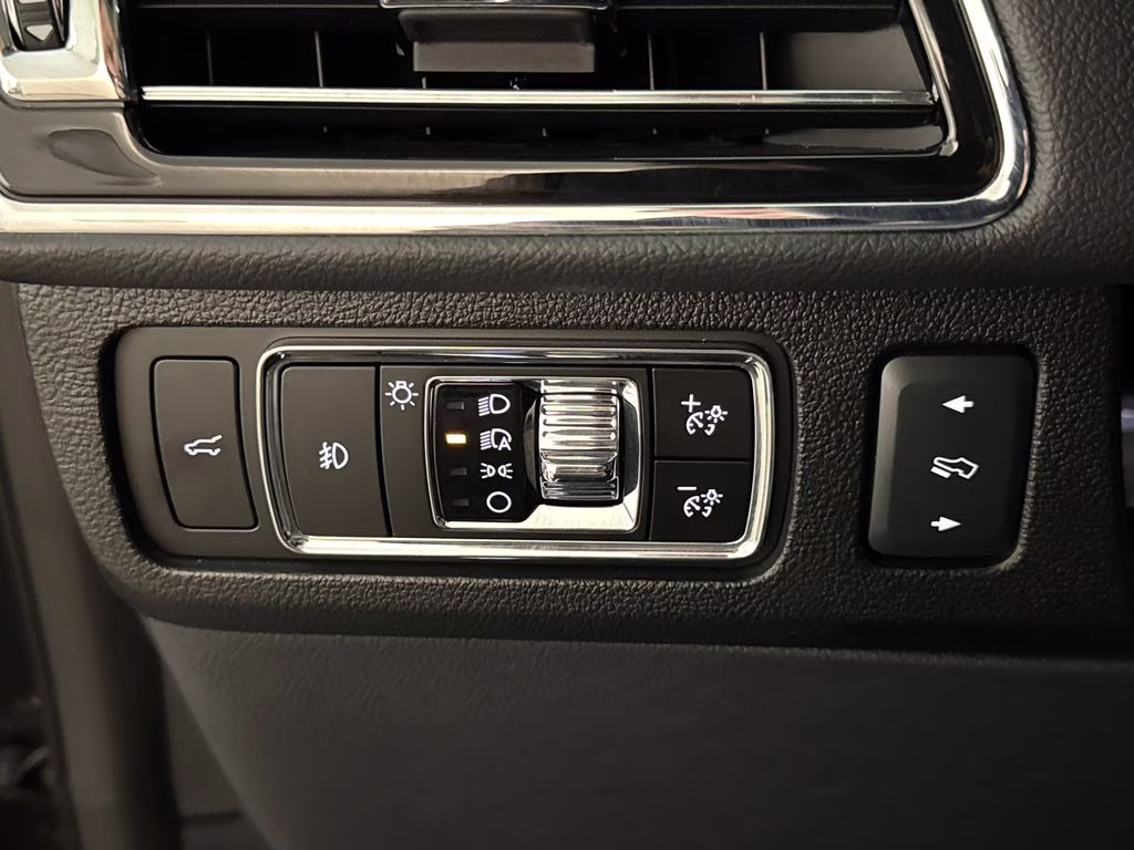 2024 Starlight Gray Metallic Premium Colorant Lincoln Navigator L Reserve 4X4 SUV