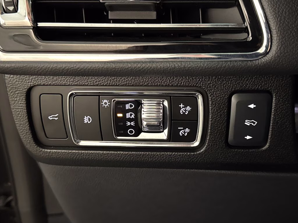 2024 Starlight Gray Metallic Premium Colorant Lincoln Navigator L Reserve 4X4 SUV
