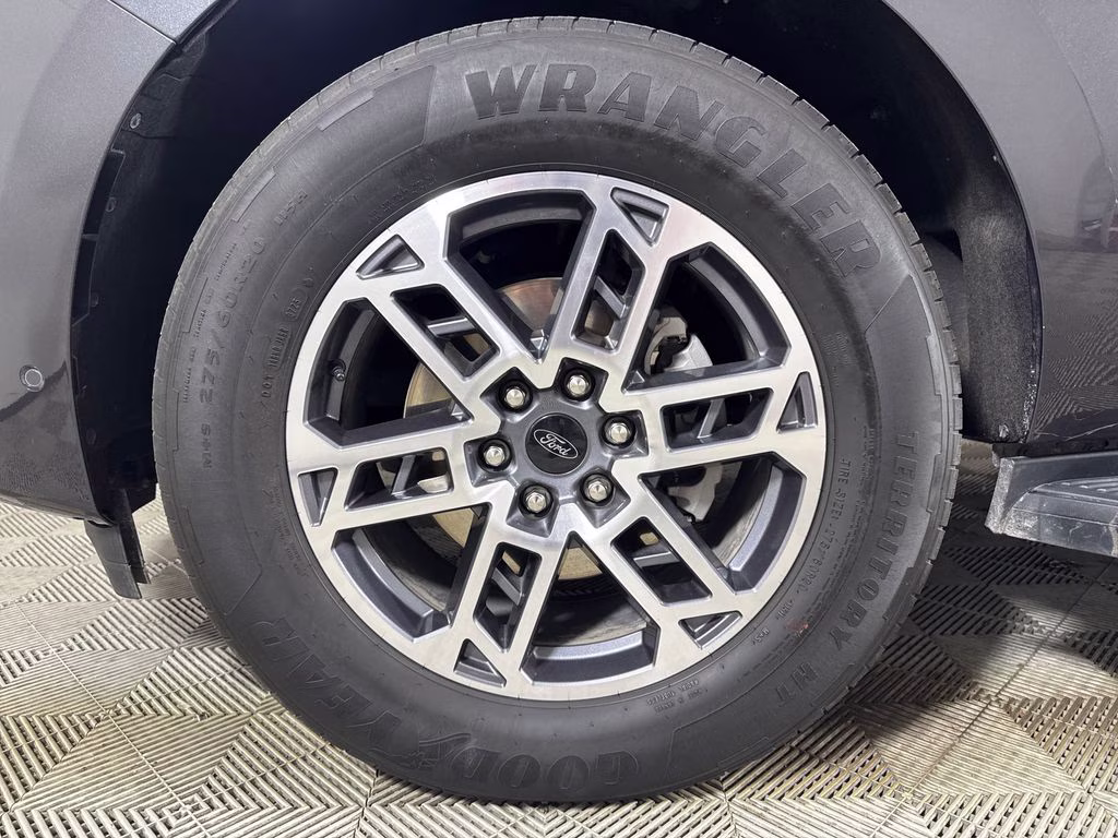 2025 Gray Metallic Ford Expedition Active RWD SUV