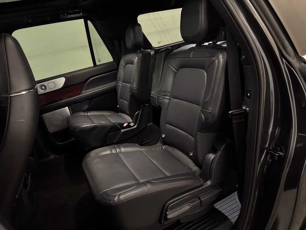 2024 Starlight Gray Metallic Premium Colorant Lincoln Navigator L Reserve 4X4 SUV