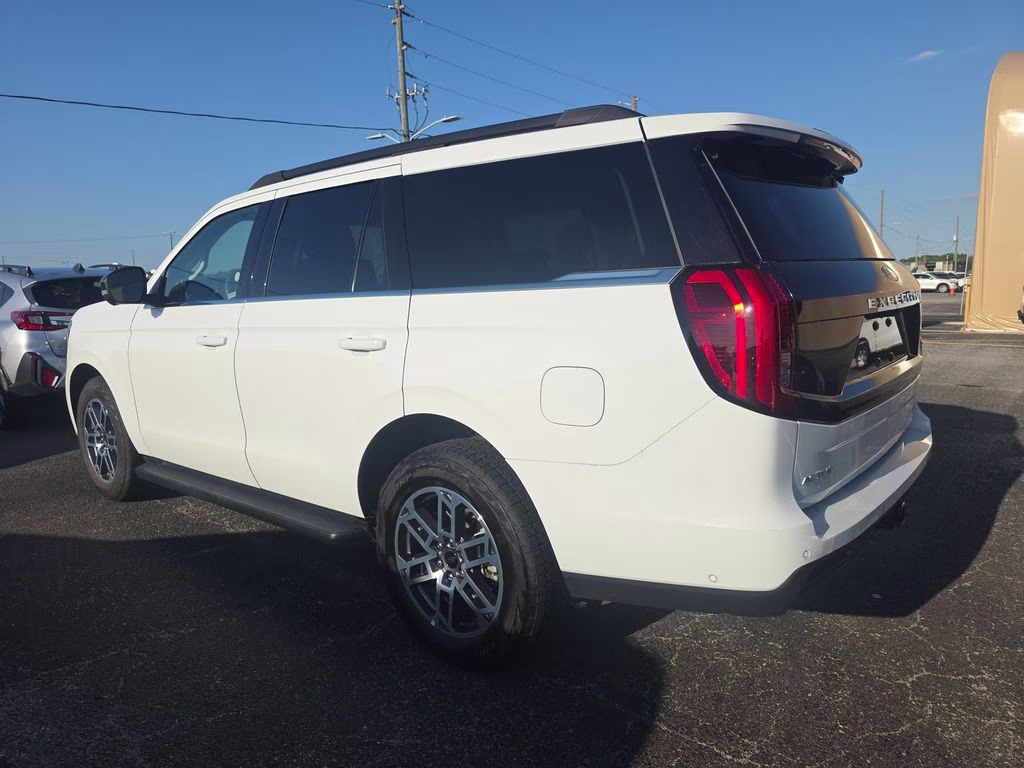 2025 Oxford White Ford Expedition Active 4X4 SUV