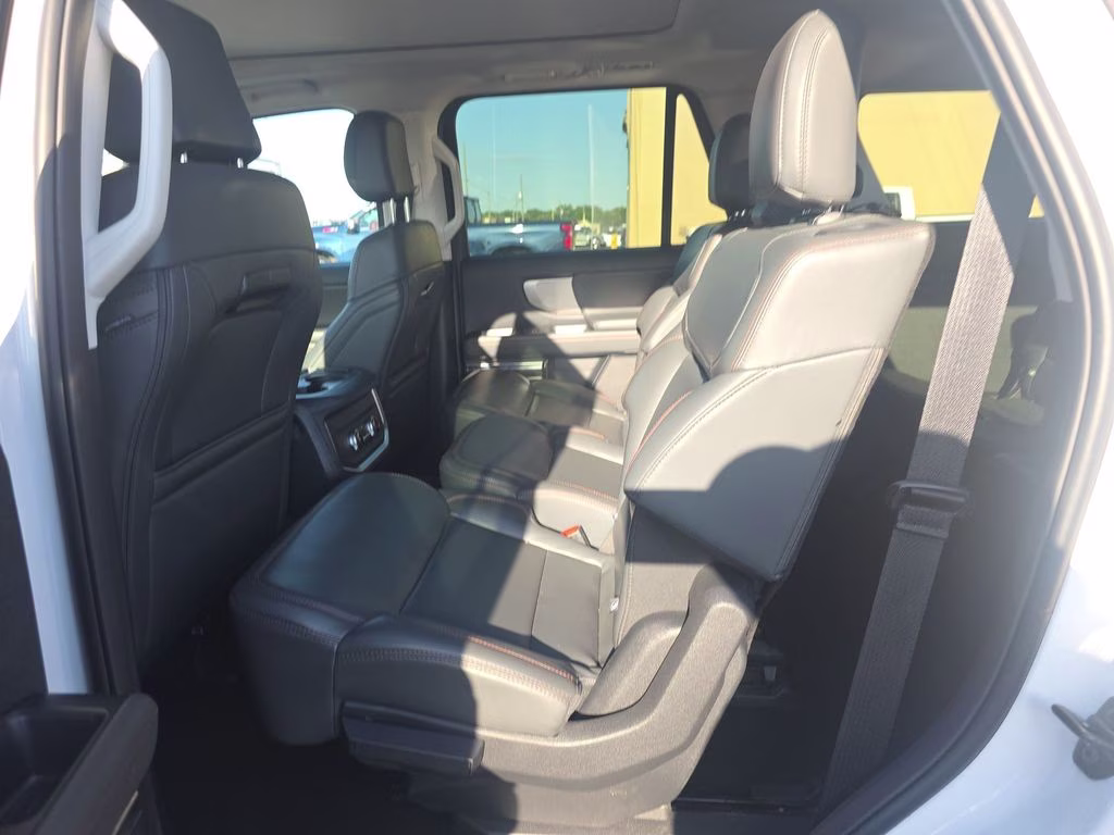 2025 Oxford White Ford Expedition Active 4X4 SUV