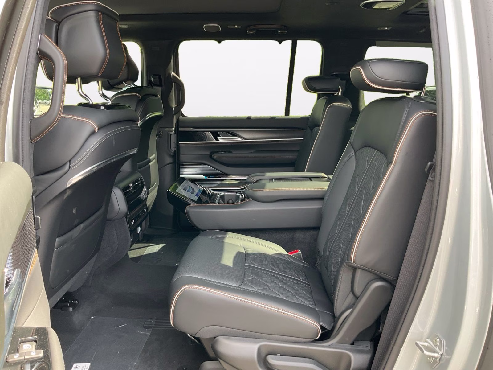 2026 Silver Zynith Jeep Grand Wagoneer L Summit Reserve 4X4 SUV