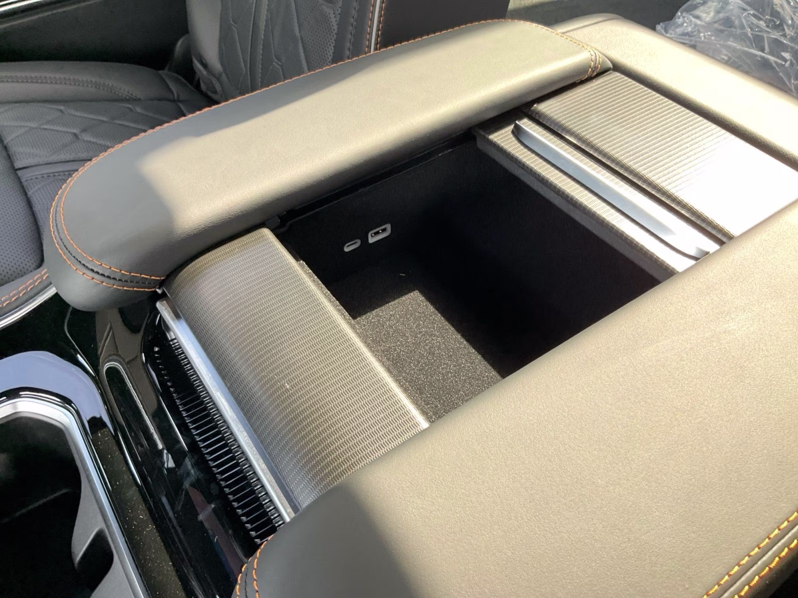 2026 Silver Zynith Jeep Grand Wagoneer L Summit Reserve 4X4 SUV