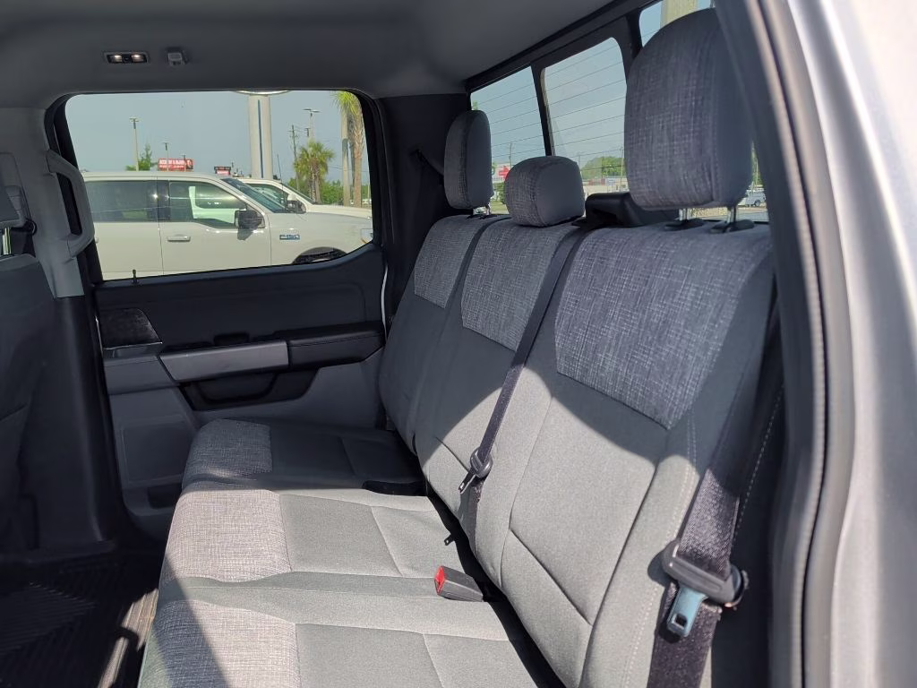 2023 Iconic Silver Metallic Ford F-150 XLT RWD Truck