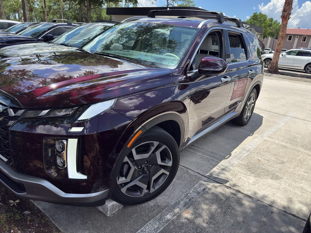2023 Sierra Burgundy Hyundai Palisade Limited FWD SUV
