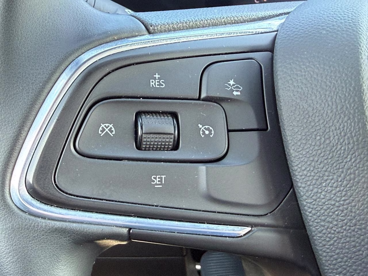 2024 Moonstone Gray Metallic Buick Envista Sport Touring FWD SUV