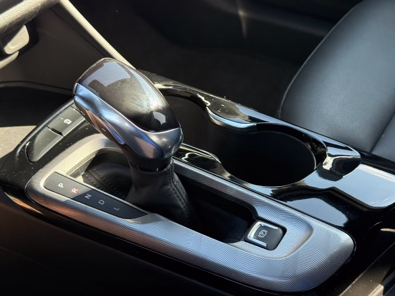 2024 Moonstone Gray Metallic Buick Envista Sport Touring FWD SUV
