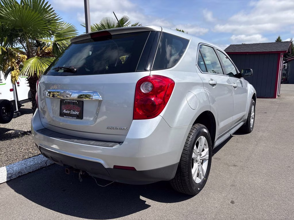 2015 Silver Ice Metallic Chevrolet Equinox LS AWD SUV