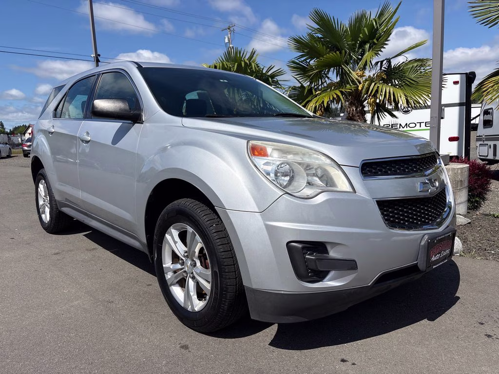 2015 Silver Ice Metallic Chevrolet Equinox LS AWD SUV