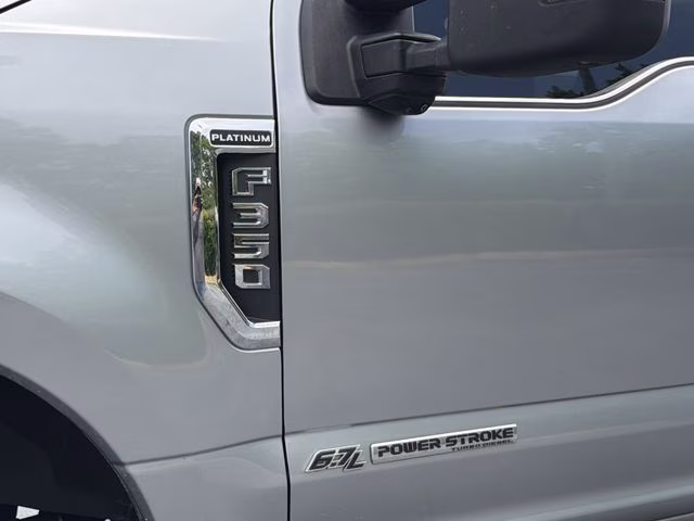 2022 Silver Metallic Ford Super Duty F-350 SRW Platinum 4X4 Truck