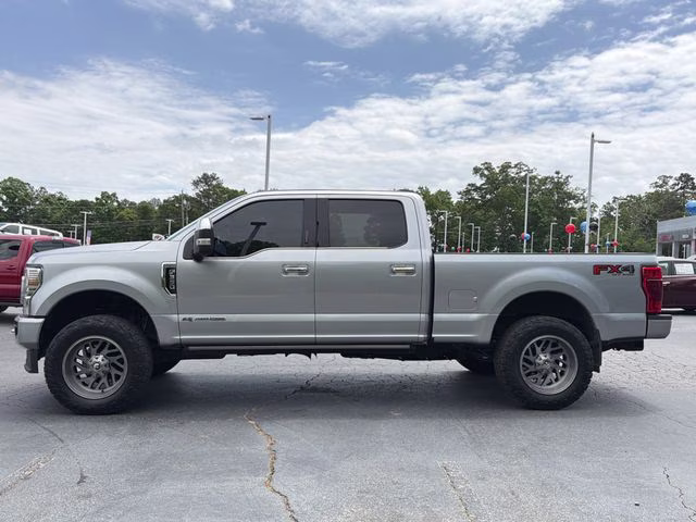 2022 Silver Metallic Ford Super Duty F-350 SRW Platinum 4X4 Truck