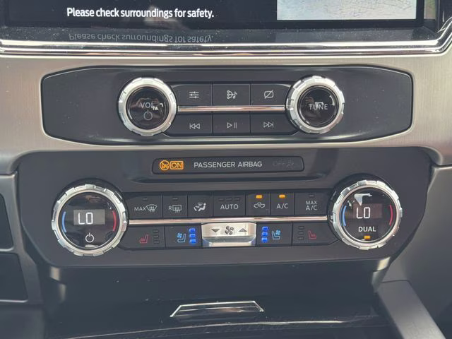 2022 Silver Metallic Ford Super Duty F-350 SRW Platinum 4X4 Truck