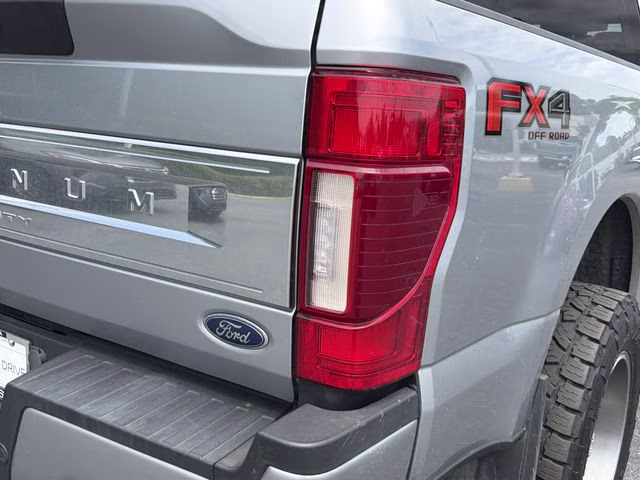 2022 Silver Metallic Ford Super Duty F-350 SRW Platinum 4X4 Truck