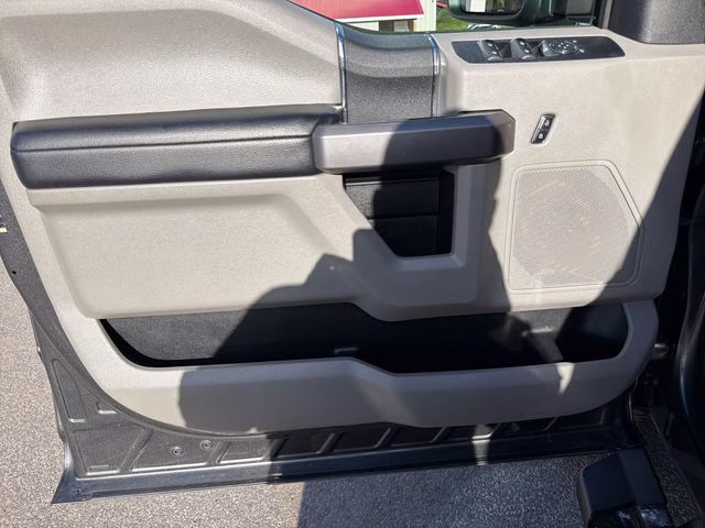 2019 Magnetic Ford Super Duty F-250 SRW XLT 4X4 Truck