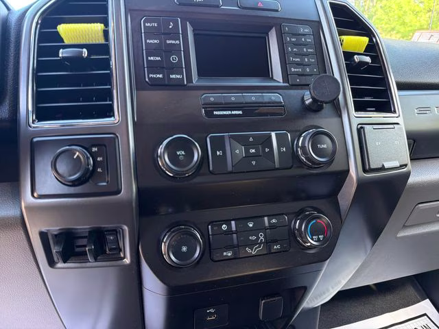 2019 Magnetic Ford Super Duty F-250 SRW XLT 4X4 Truck