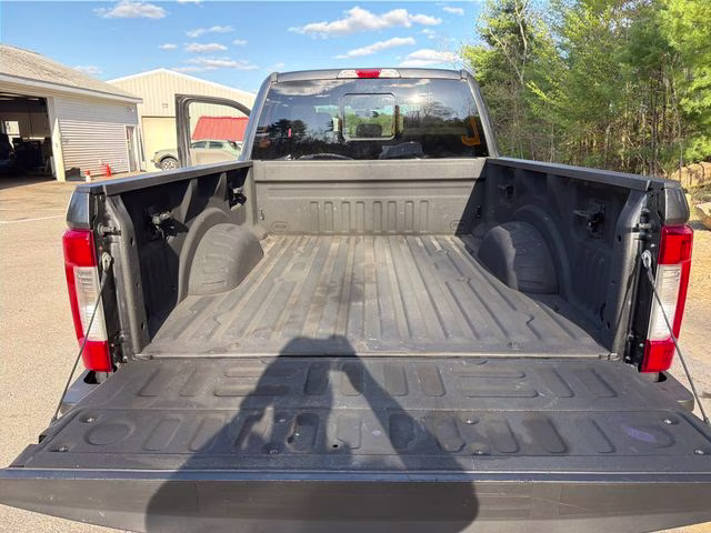 2019 Magnetic Ford Super Duty F-250 SRW XLT 4X4 Truck