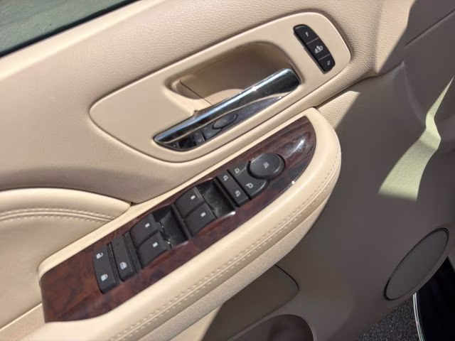 2007 White Diamond Clearcoat Cadillac Escalade Base AWD SUV