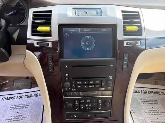 2007 White Diamond Clearcoat Cadillac Escalade Base AWD SUV