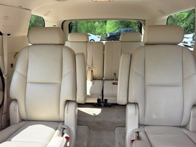 2007 White Diamond Clearcoat Cadillac Escalade Base AWD SUV