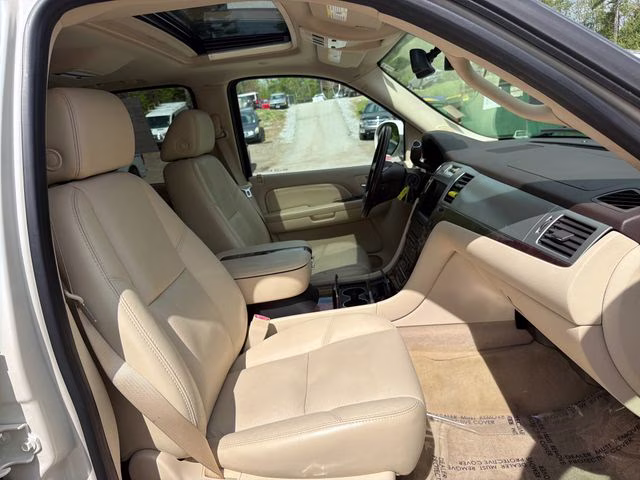 2007 White Diamond Clearcoat Cadillac Escalade Base AWD SUV