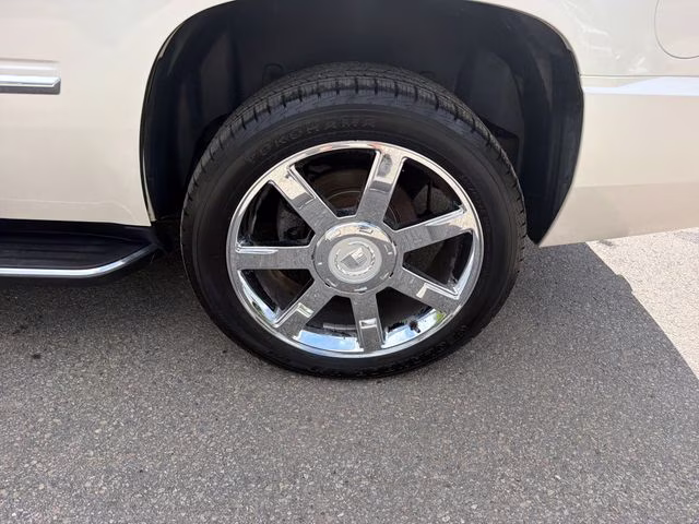 2007 White Diamond Clearcoat Cadillac Escalade Base AWD SUV