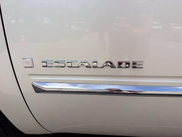 2007 White Diamond Clearcoat Cadillac Escalade Base AWD SUV