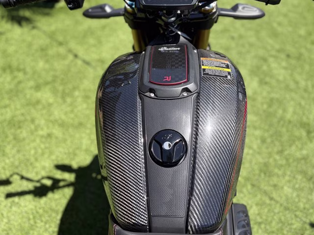 2022 CARBON Indian FTR 1200 R CARBON, CARBON FIBER