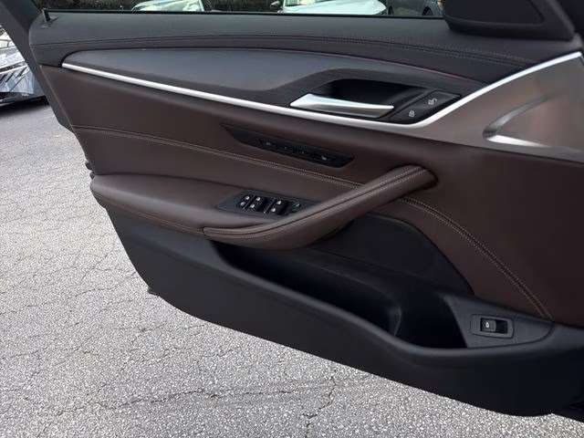 2022 Black Sapphire Metallic BMW 5 Series 540i xDrive AWD Sedan
