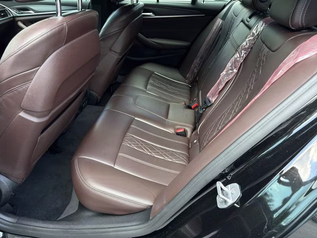 2022 Black Sapphire Metallic BMW 5 Series 540i xDrive AWD Sedan