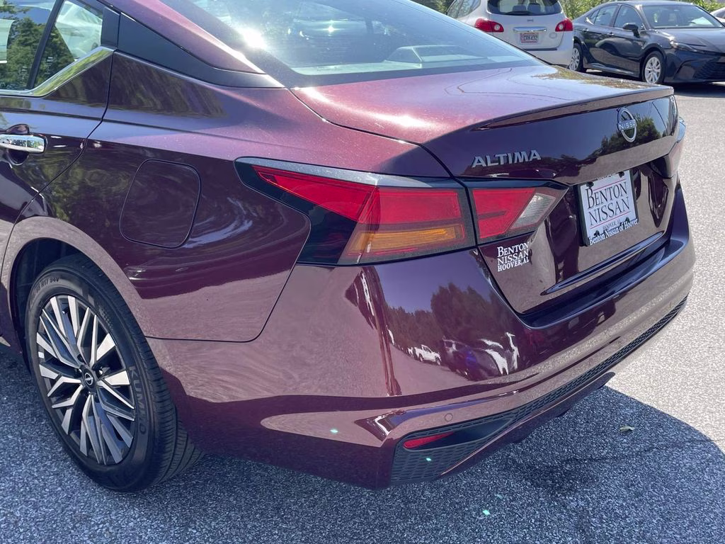 2025 Garnet Pearl Metallic Nissan Altima 2.5 SV FWD Sedan