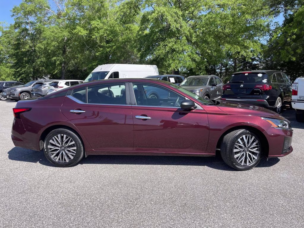 2025 Garnet Pearl Metallic Nissan Altima 2.5 SV FWD Sedan