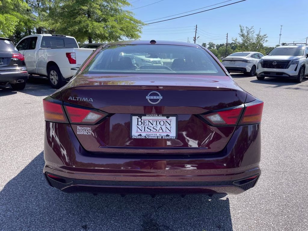2025 Garnet Pearl Metallic Nissan Altima 2.5 SV FWD Sedan