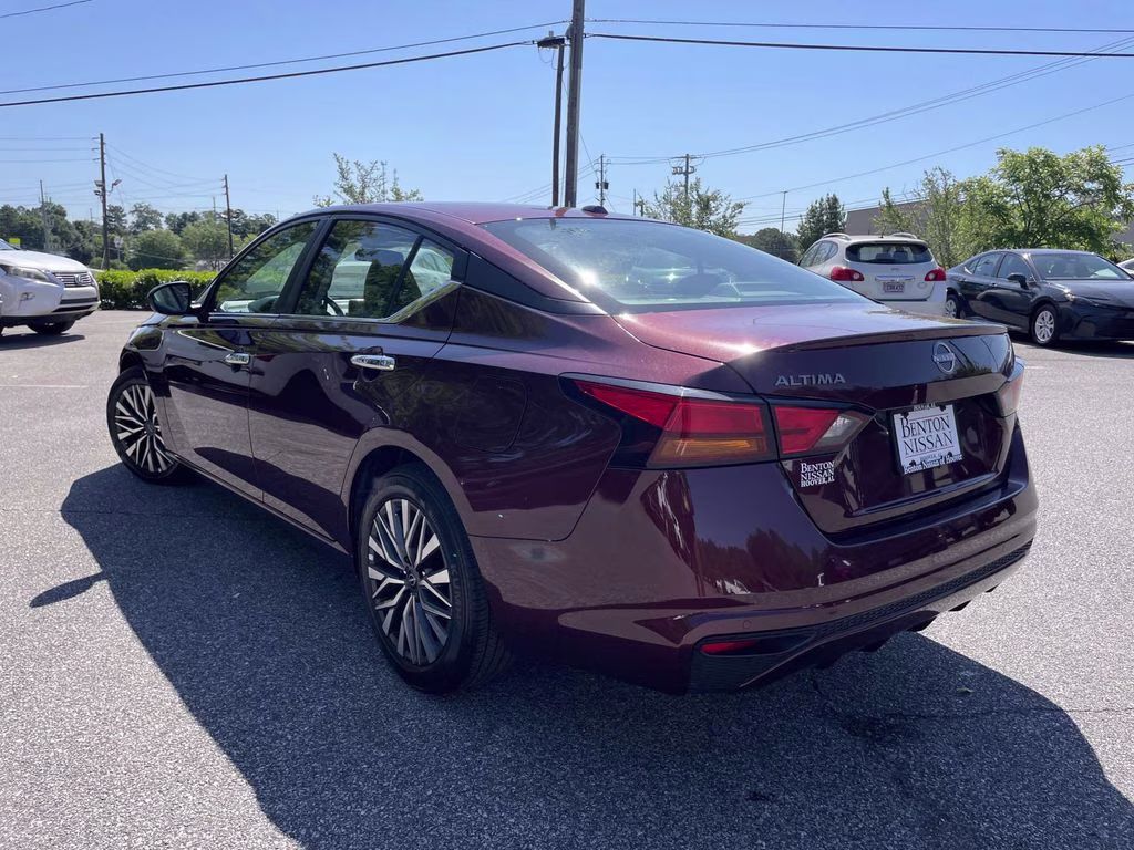 2025 Garnet Pearl Metallic Nissan Altima 2.5 SV FWD Sedan