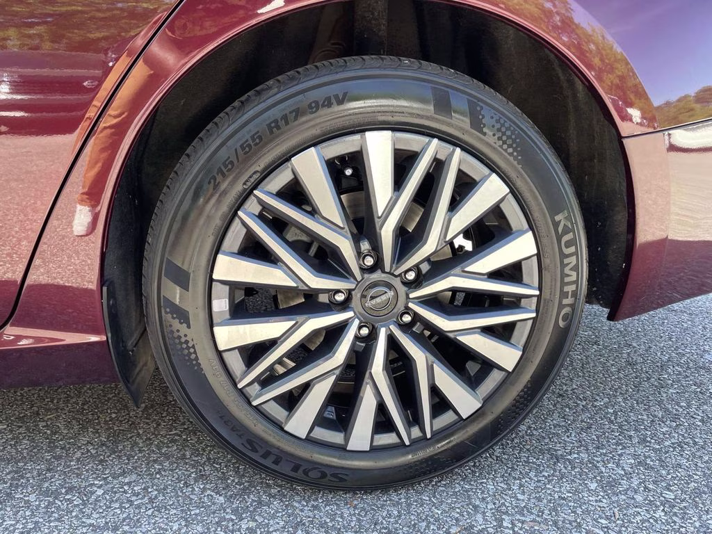 2025 Garnet Pearl Metallic Nissan Altima 2.5 SV FWD Sedan