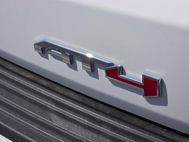 2026 Summit White GMC Yukon XL AT4 4X4 SUV