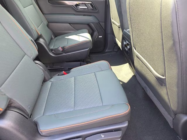 2026 Summit White GMC Yukon XL AT4 4X4 SUV