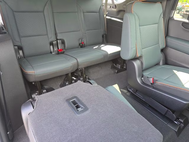 2026 Summit White GMC Yukon XL AT4 4X4 SUV