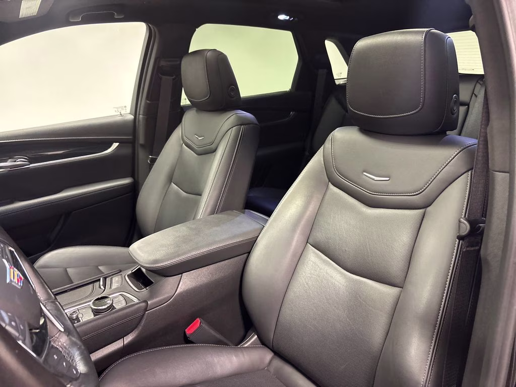 2023 Stellar Black Metallic Cadillac XT5 Premium Luxury AWD SUV