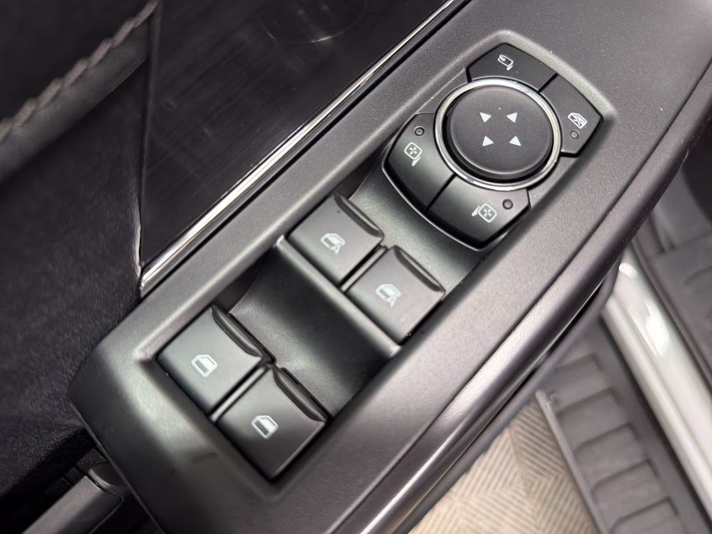 2026 AVALANCHE Ford F-150 Lariat RWD Truck