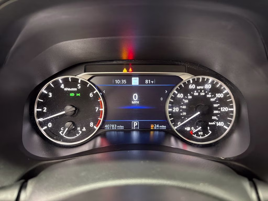 2023 Gun Metallic Nissan Altima 2.5 SL FWD Sedan