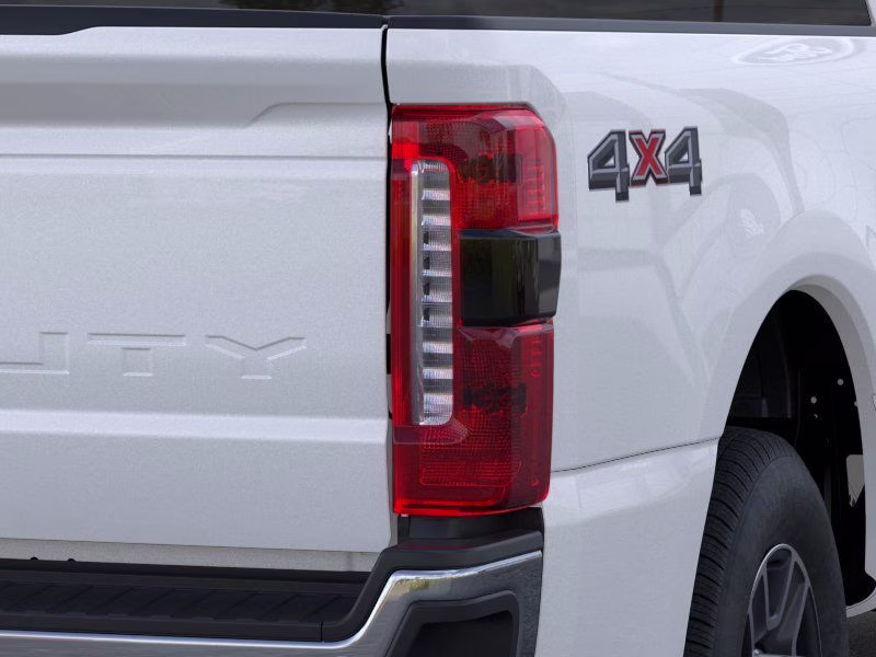2026 White Ford Super Duty F-250 SRW Lariat 4X4 Truck