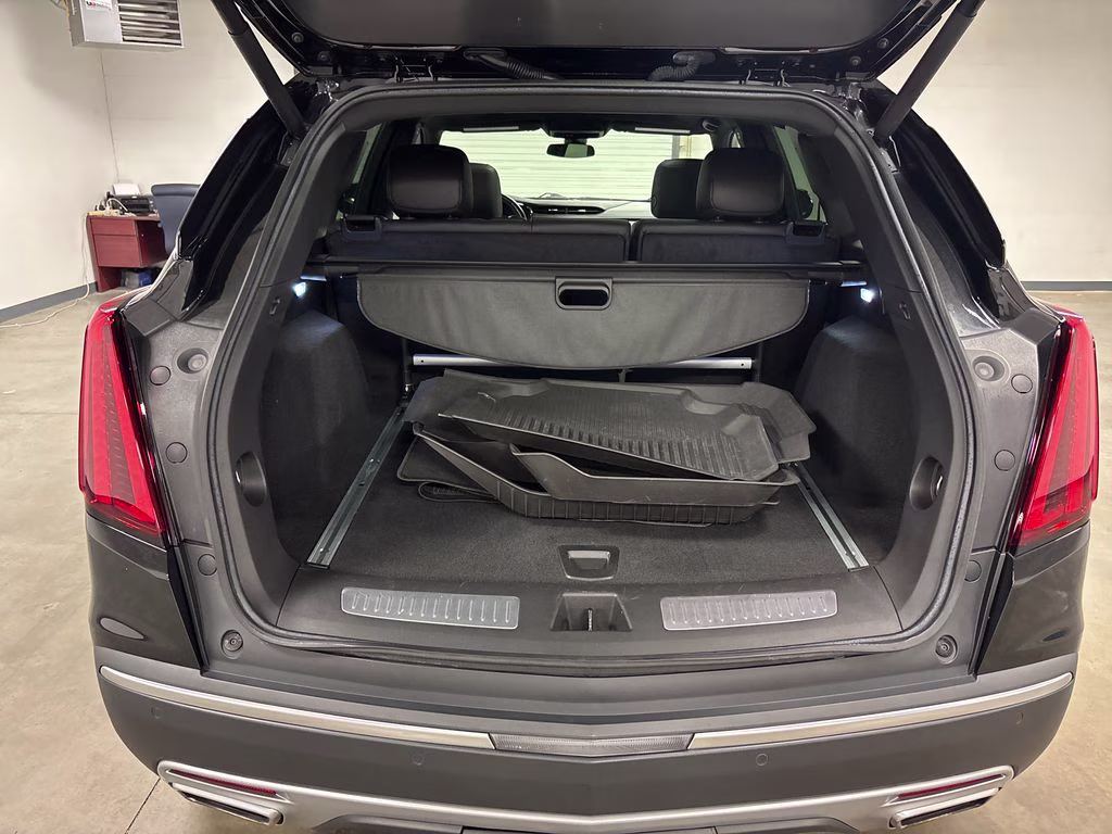 2023 Stellar Black Metallic Cadillac XT5 Premium Luxury AWD SUV