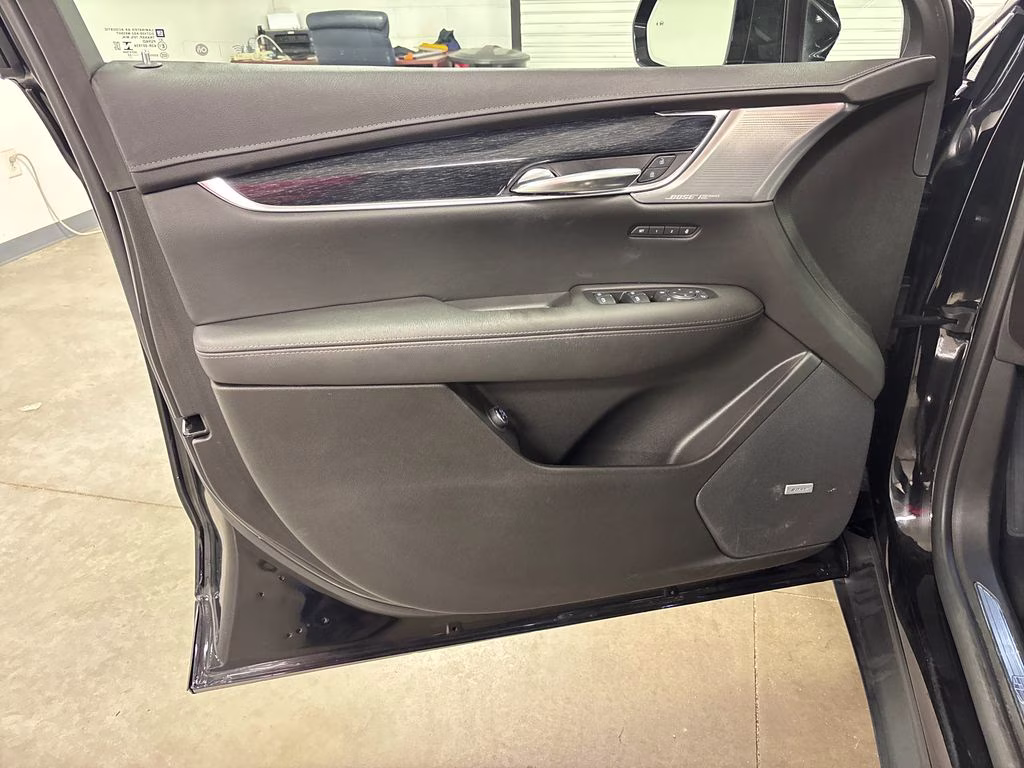 2023 Stellar Black Metallic Cadillac XT5 Premium Luxury AWD SUV