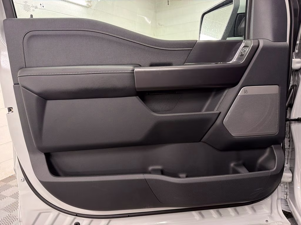 2026 AVALANCHE Ford F-150 Lariat RWD Truck