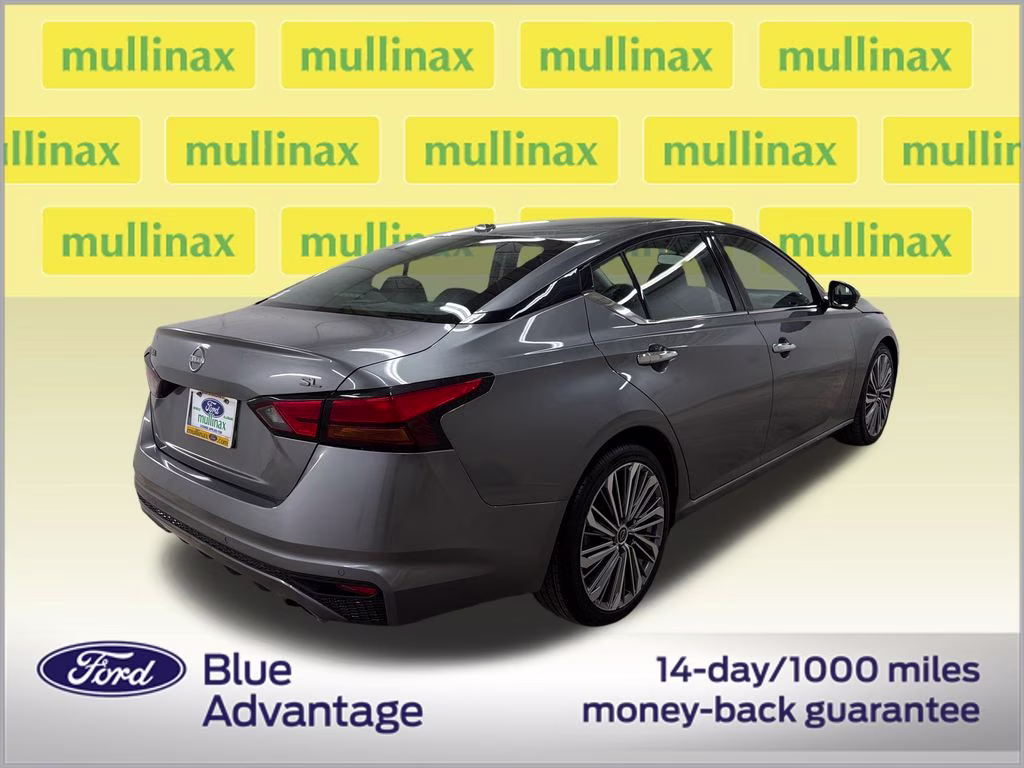 2023 Gun Metallic Nissan Altima 2.5 SL FWD Sedan